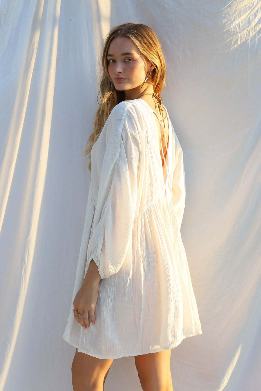 Vestido midi pareo blanco cuello V para playa veraneo cubrir bikini