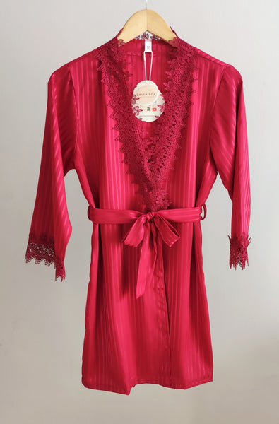 Pijamas mujer de seda satén a rayas con encaje bordado. Conjunto de 4 piezas.