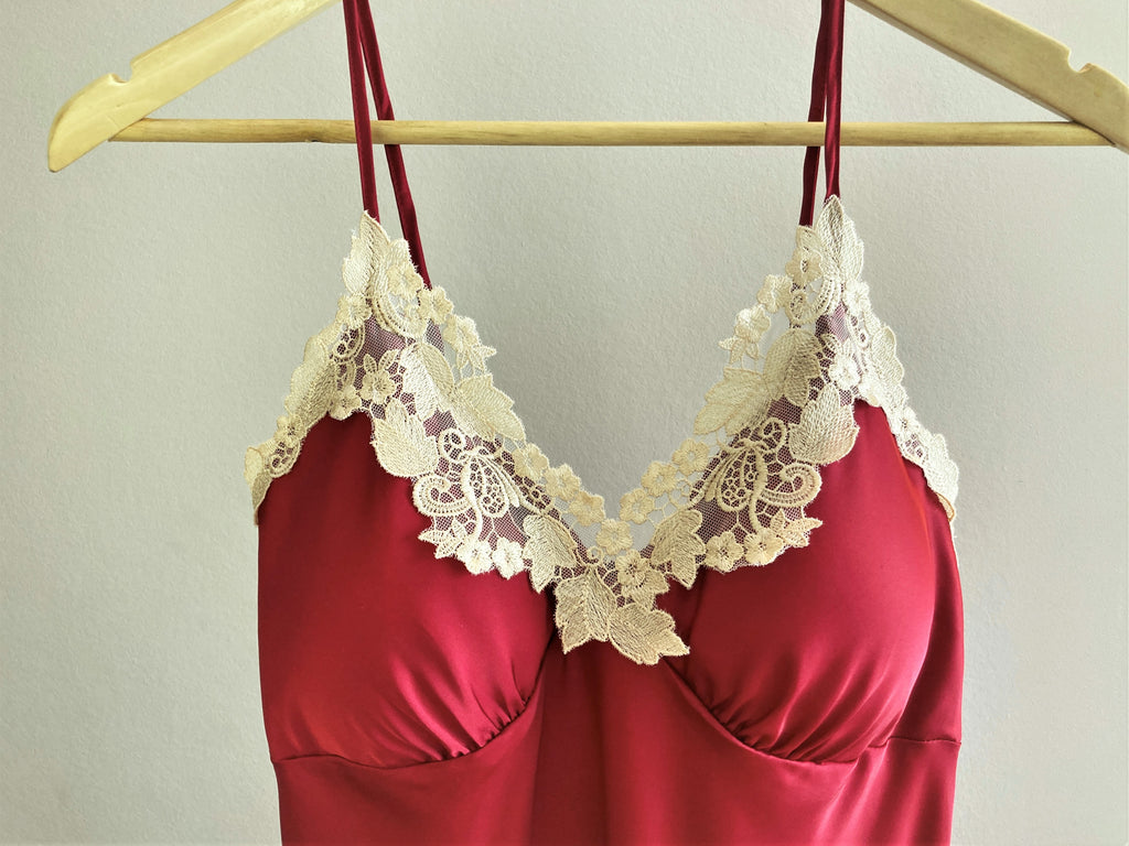 Laura in - Conjunto de pijamas para mujer de seda satén con encaje 5 piezas