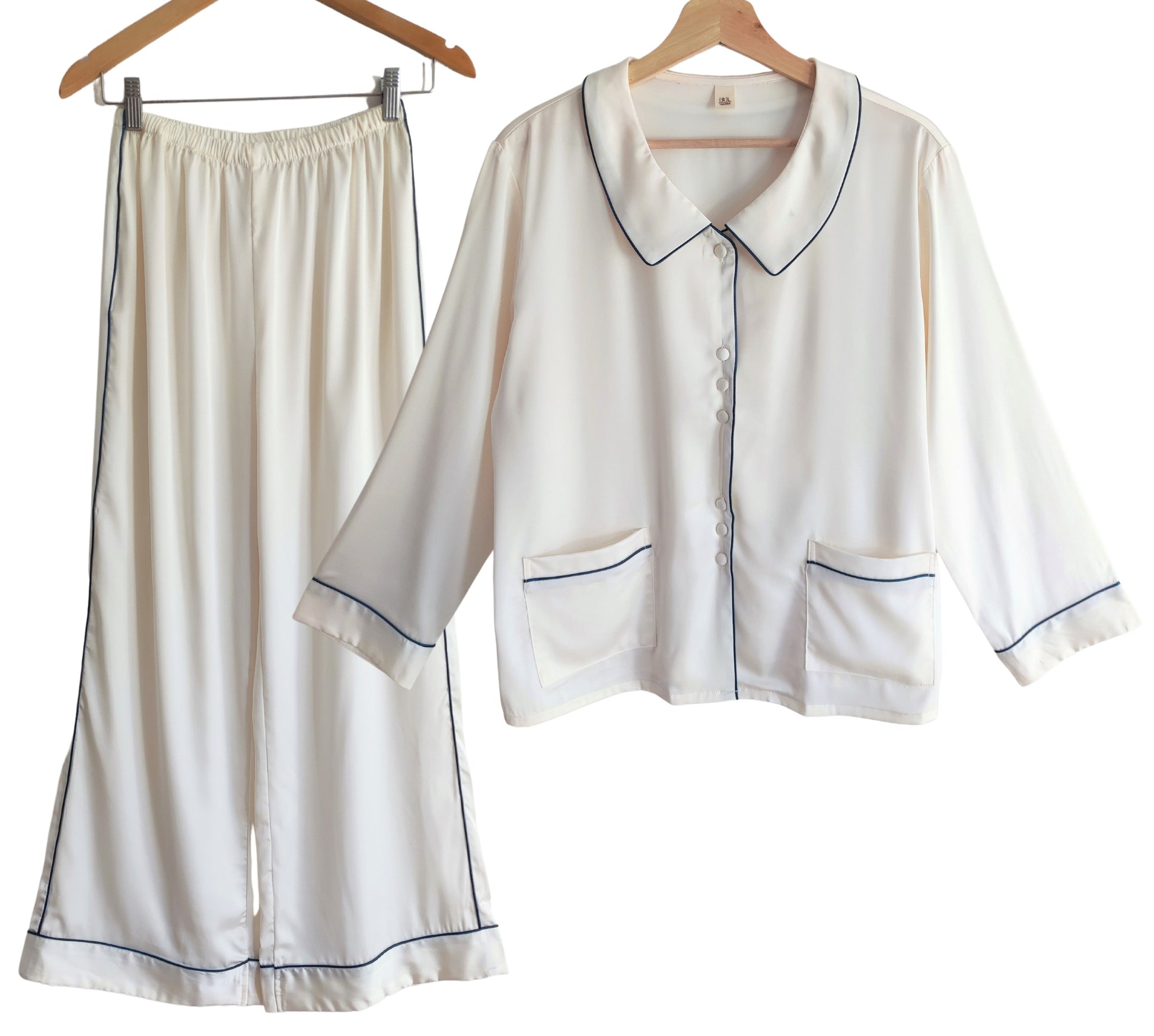 Laura in - Conjunto de Pijamas de Seda Satén para Mujer 2 piezas Camiseta Abotonada con Bolsillos y Pantalones con Encaje
