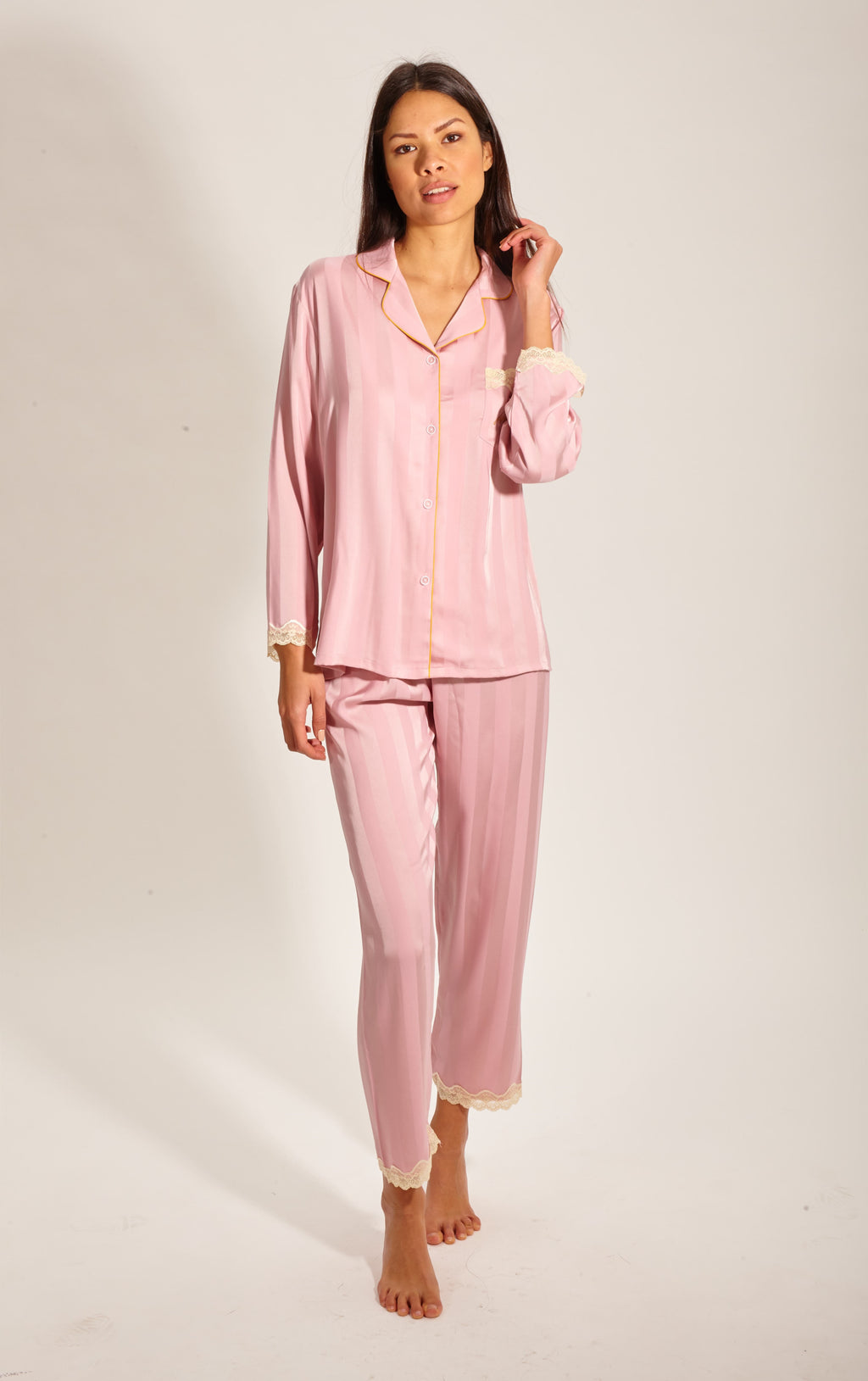 Laura in - Conjunto de Pijamas de Seda Satén para Mujer 2 piezas Camiseta Abotonada con Bolsillos y Pantalones con Encaje a rayas