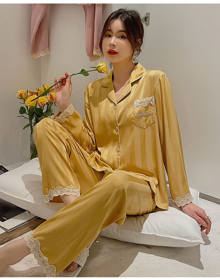 Laura in - Conjunto de Pijamas de Seda Satén para Mujer 2 piezas Camiseta Abotonada con Bolsillos y Pantalones con Encaje a rayas