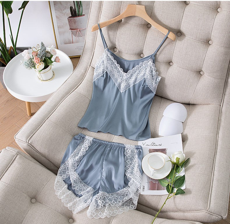 Laura in - 2 Piezas Set Pijamas de Seda satén para Mujer con Encaje Blanco. Top Tirante y Pantalones Cortos de Color Liso.