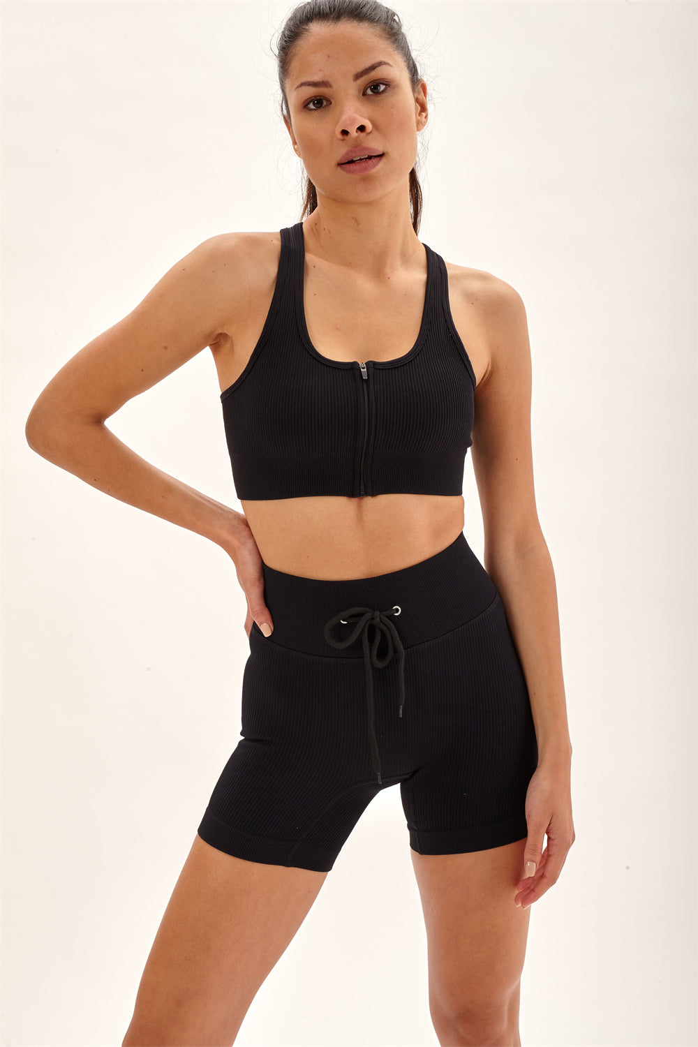 Laura in - Conjunto de ropa deportiva para mujer sin costuras de canalé leggings de talle alto y top camiseta fitness para yoga y gym.