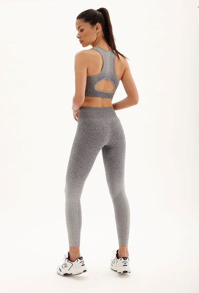 Laura in - Conjunto de ropa deportiva para mujer sin costuras de color liso degradado, top fitness y pantalones de push up para yoga y gym.