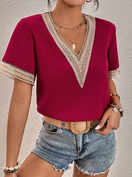 Laura in - Camisa Blusa de Satén con Manga Corta para Mujer con Encaje Dorado Bordado Cuello V, Súper Elegante, para Trabajo o Eventos.