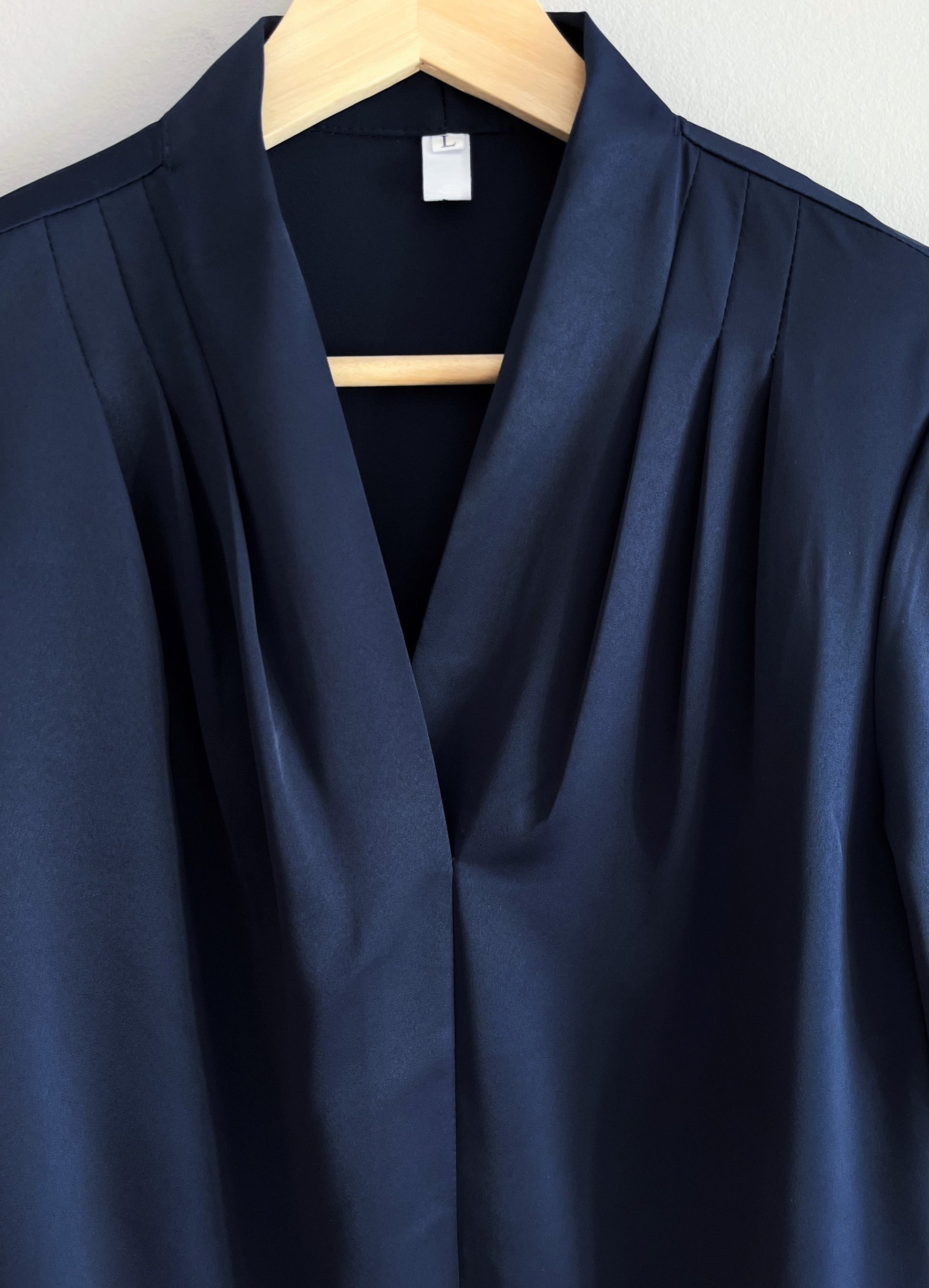 Camisa Blusa de Satén con Manga Larga para Mujer, Cuello V, Súper Elegante y de Calidad